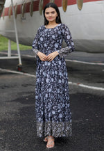 Load image into Gallery viewer, Black Faux Georgette Printed Gown
