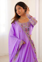 Load image into Gallery viewer, Lavender Crepe Silk Navratri Chaniya Choli
