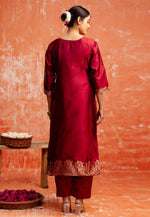 Load image into Gallery viewer, Maroon Cotton Silk Readymade Pakistani Suit
