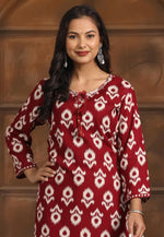 Load image into Gallery viewer, Maroon Rayon Kurta Set With Pent
