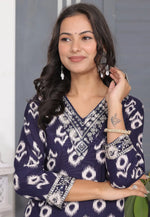 Load image into Gallery viewer, Navy Blue Rayon Kurta Set With Pent
