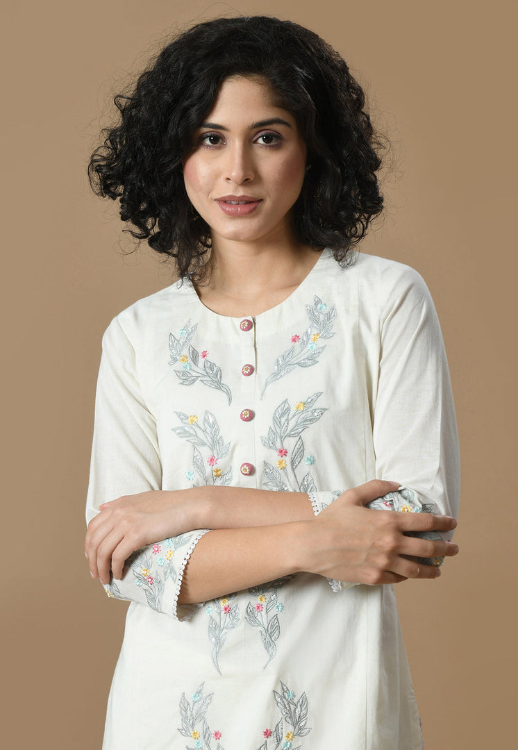Off White Cotton Kurta Set With Pent