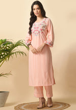 Load image into Gallery viewer, Peach Cotton Rayon Kurta Set With Pent
