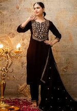 Load image into Gallery viewer, Wine Velvet Readymade Pant Style Suit
