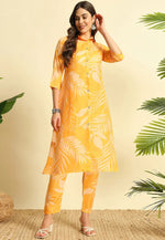 Load image into Gallery viewer, Yellow Cotton Kurta Set With Pent
