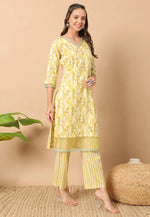 Load image into Gallery viewer, Yellow Cotton Kurta Set With Pent

