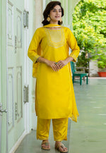 Load image into Gallery viewer, Yellow Cotton Silk Readymade Pakistani Suit
