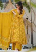 Load image into Gallery viewer, Yellow Muslin Readymade Palazzo Suit
