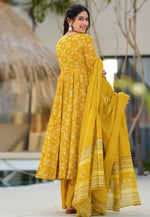 Load image into Gallery viewer, Yellow Muslin Readymade Palazzo Suit

