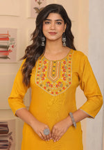 Load image into Gallery viewer, Yellow Rayon Kurta Set With Pent
