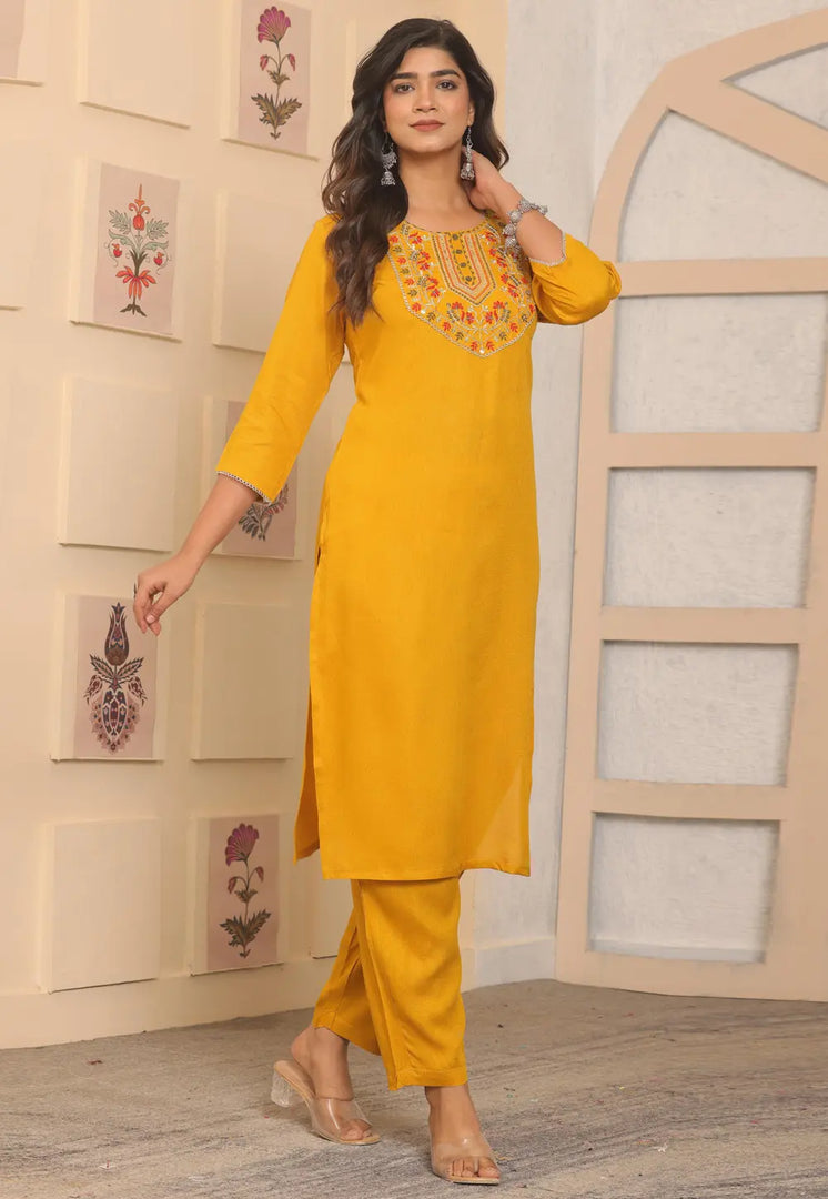 Yellow Rayon Kurta Set With Pent