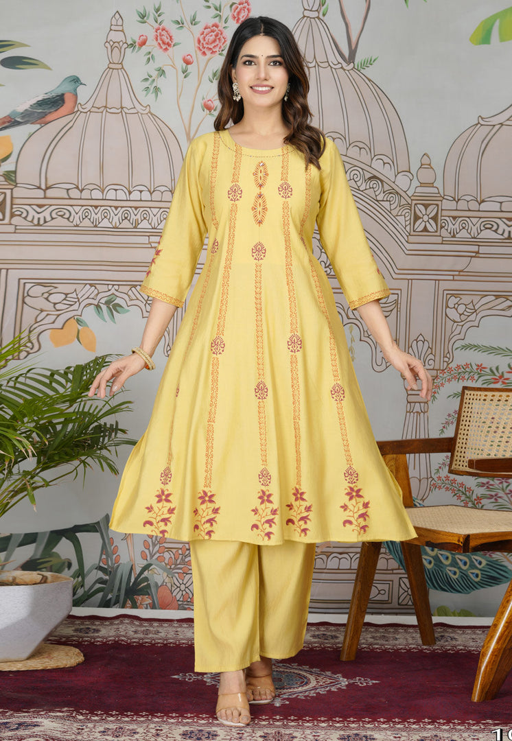 Yellow Viscose Kurta Set With Pent